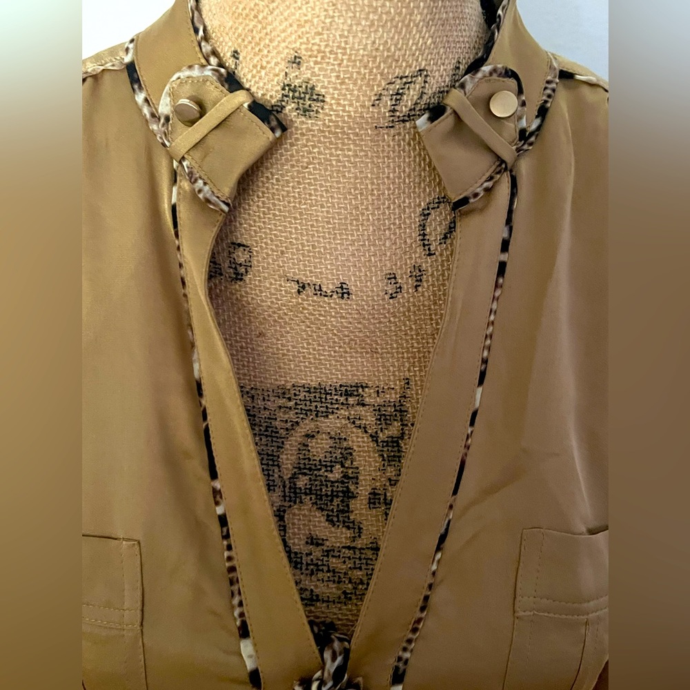 Cache Blouse - Picture 5 of 8